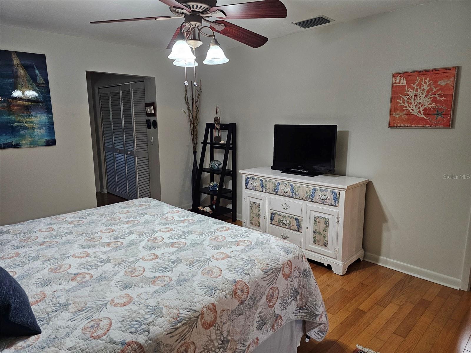 FIVE LAKES 1 & 1C - Residential Lease