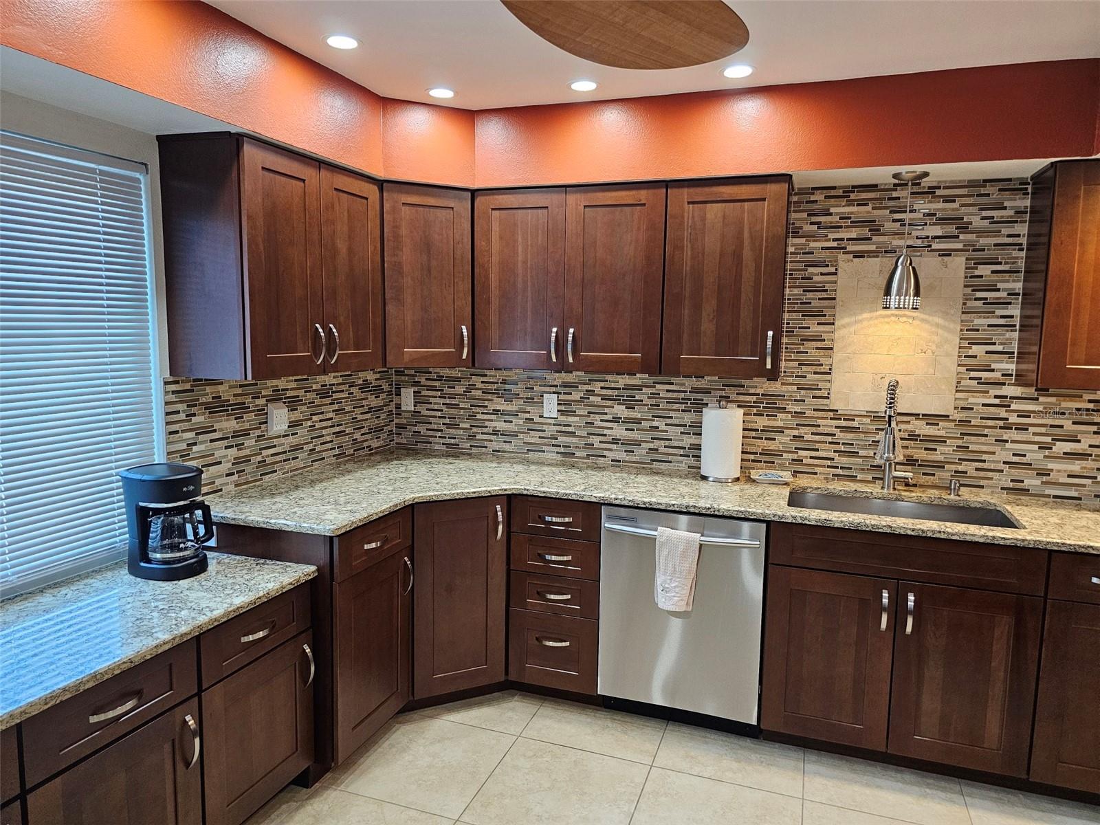 FIVE LAKES 1 & 1C - Residential Lease