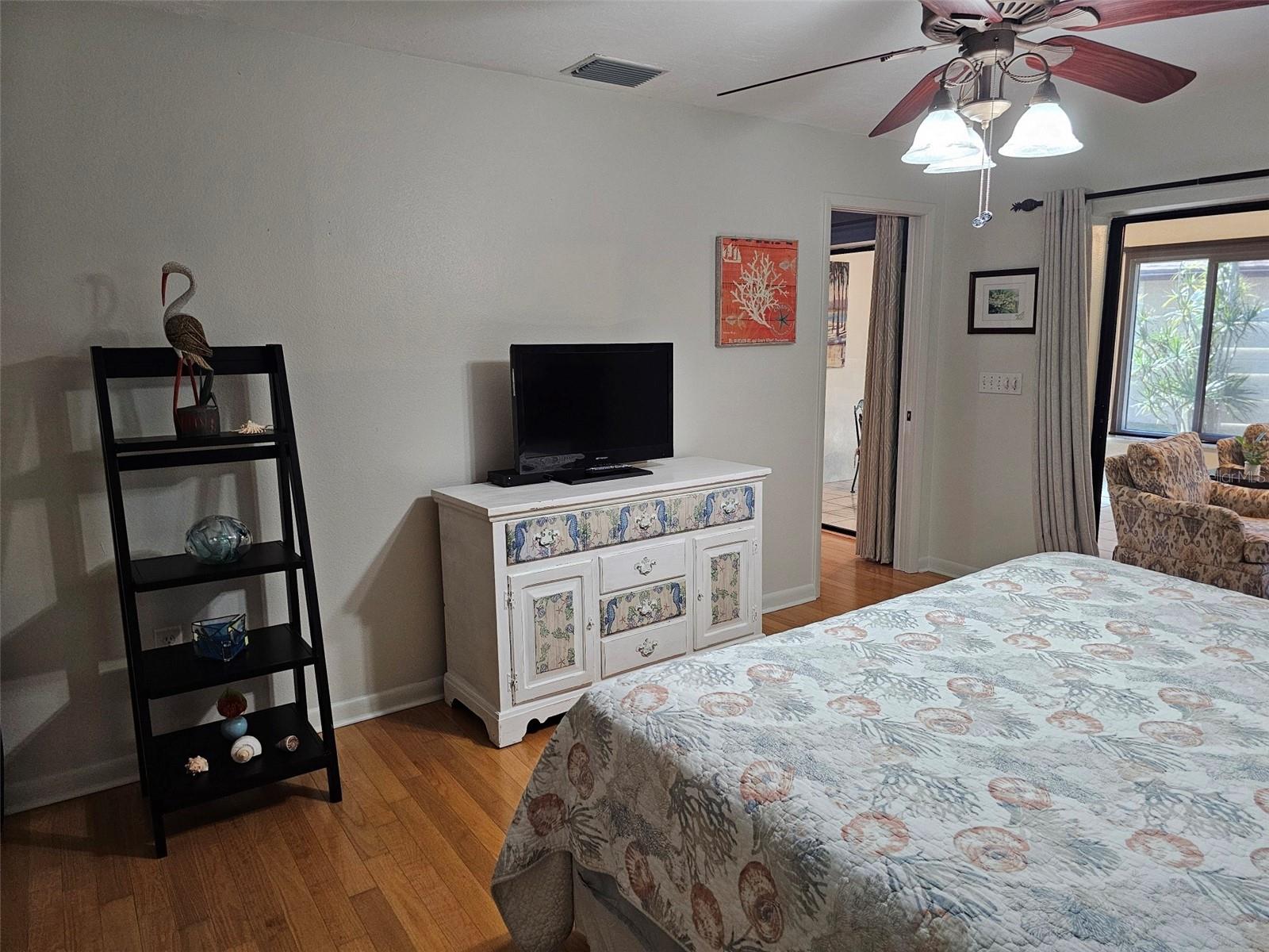 FIVE LAKES 1 & 1C - Residential Lease