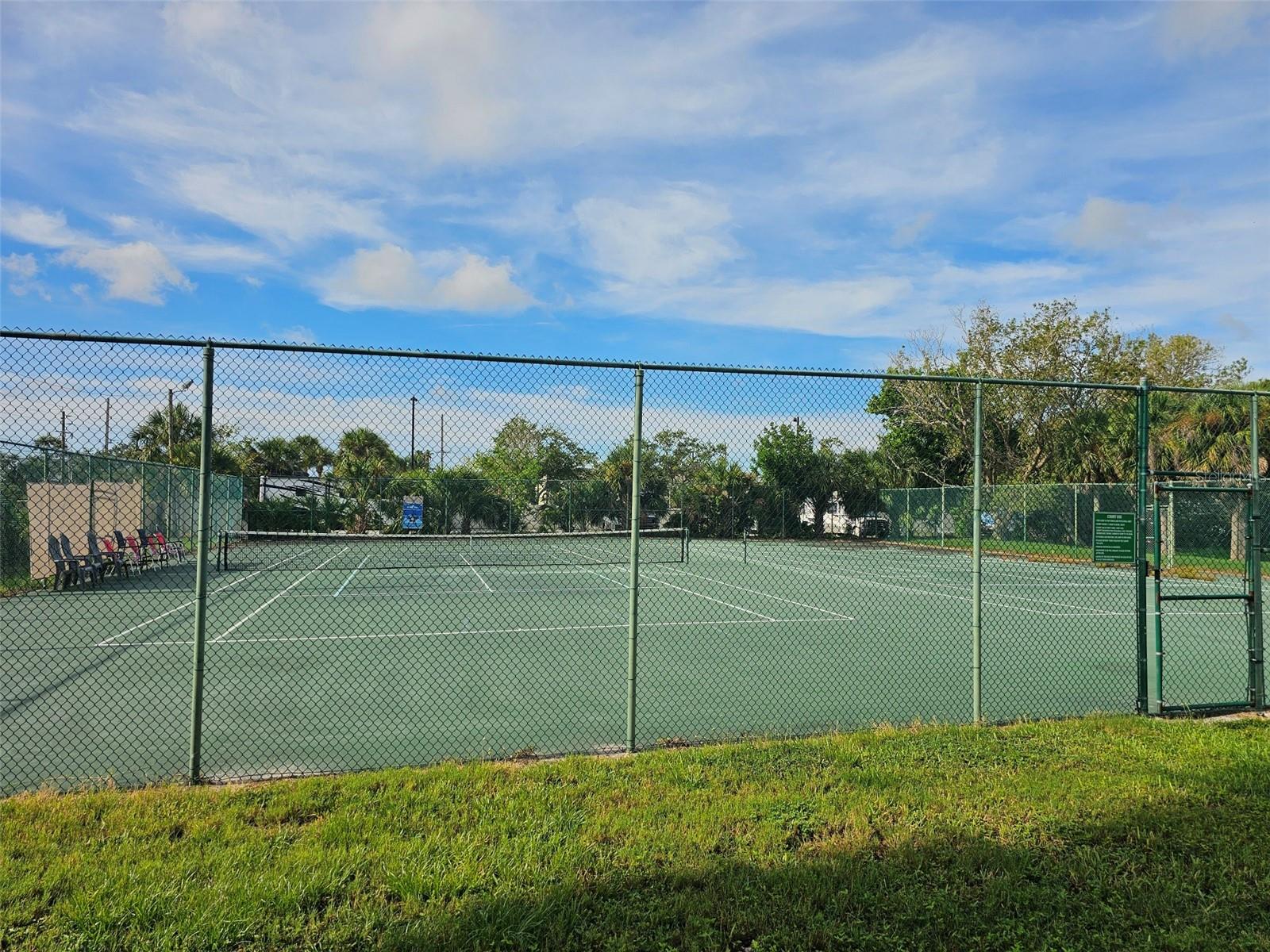 FIVE LAKES 1 & 1C - Residential Lease