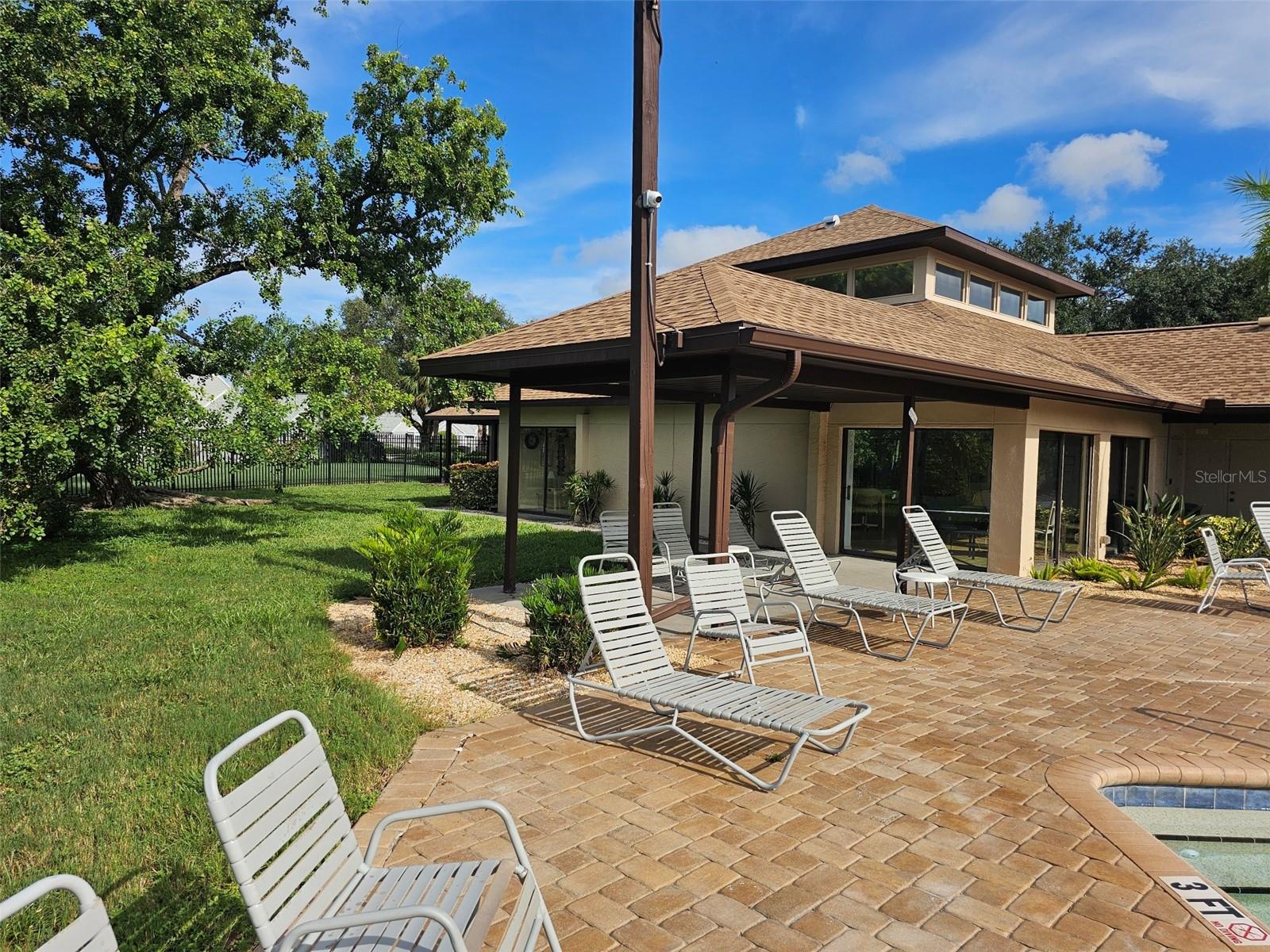 FIVE LAKES 1 & 1C - Residential Lease