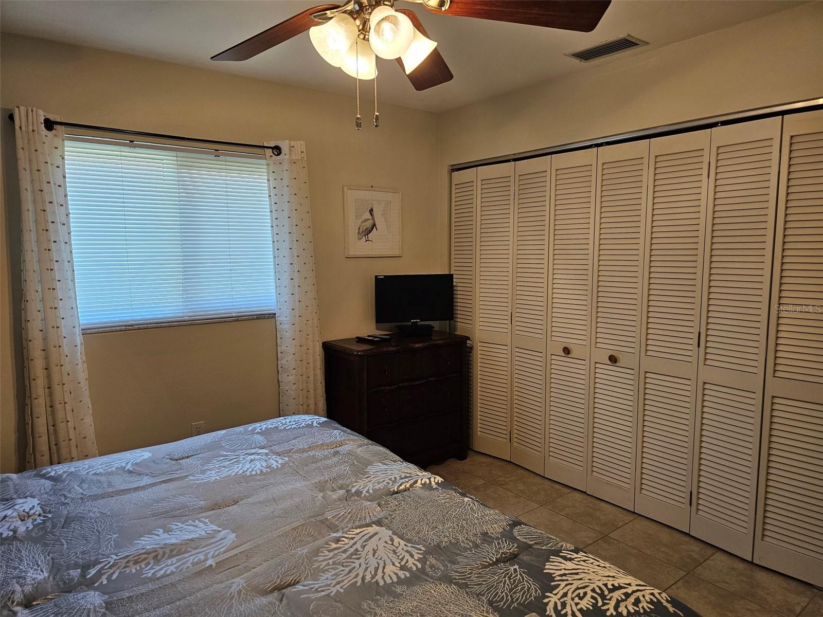 FIVE LAKES 1 & 1C - Residential Lease