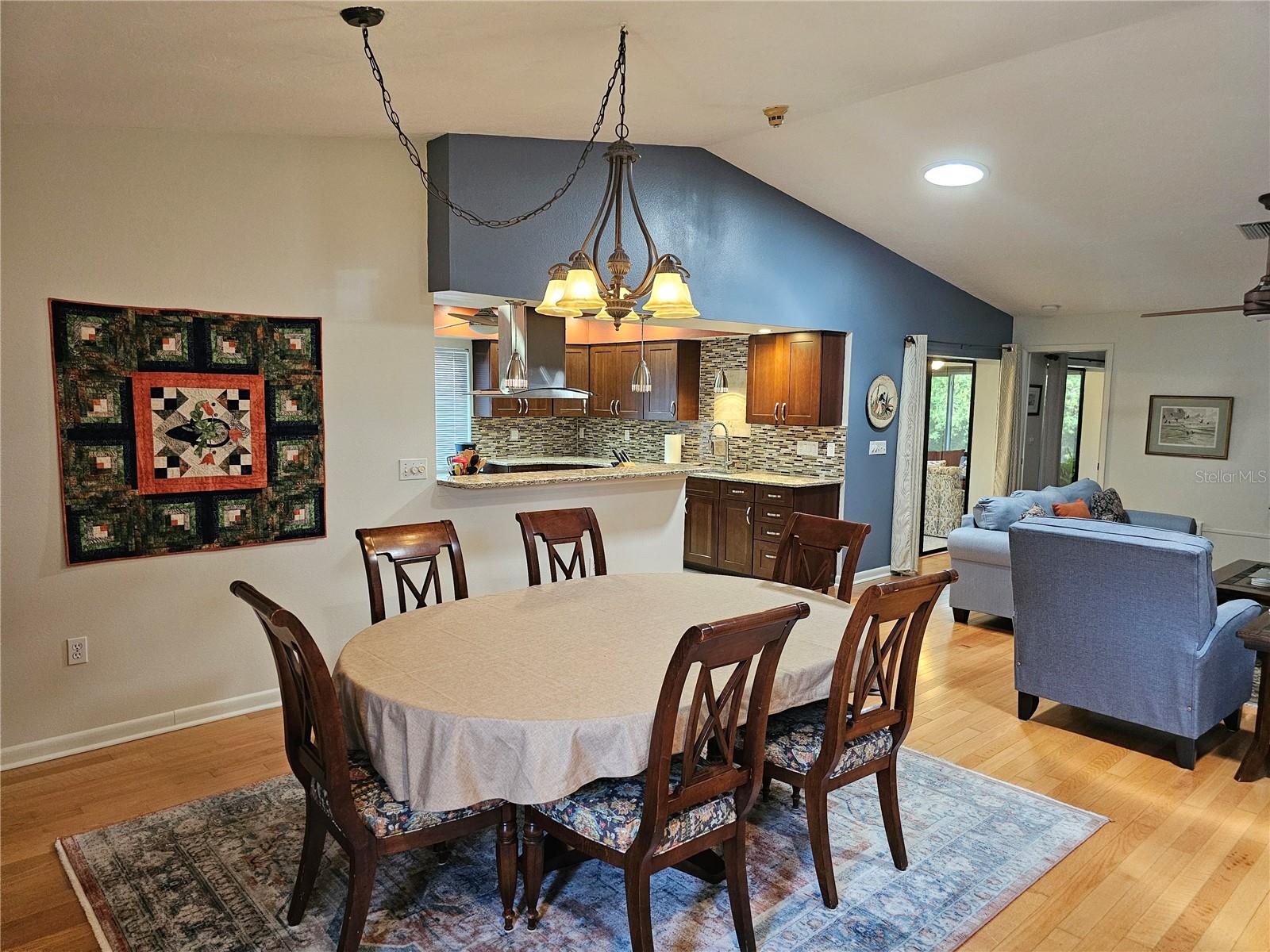 FIVE LAKES 1 & 1C - Residential Lease