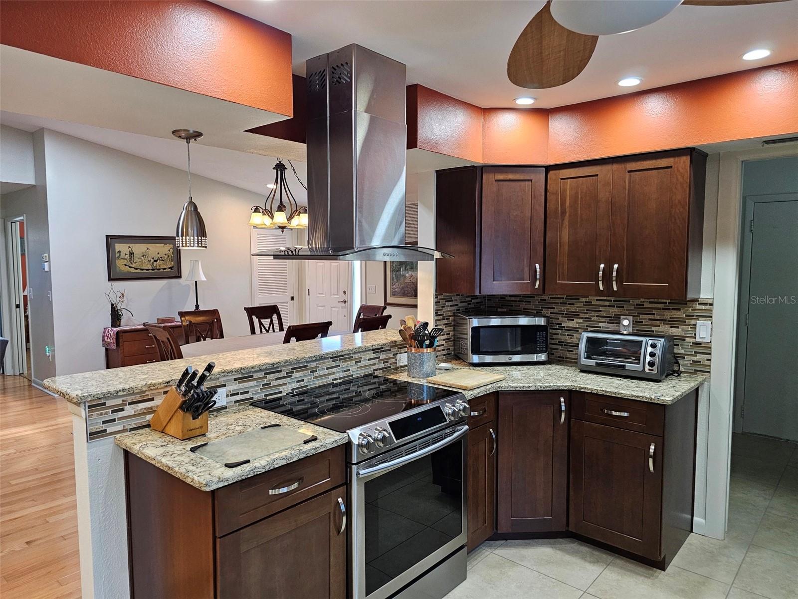 FIVE LAKES 1 & 1C - Residential Lease