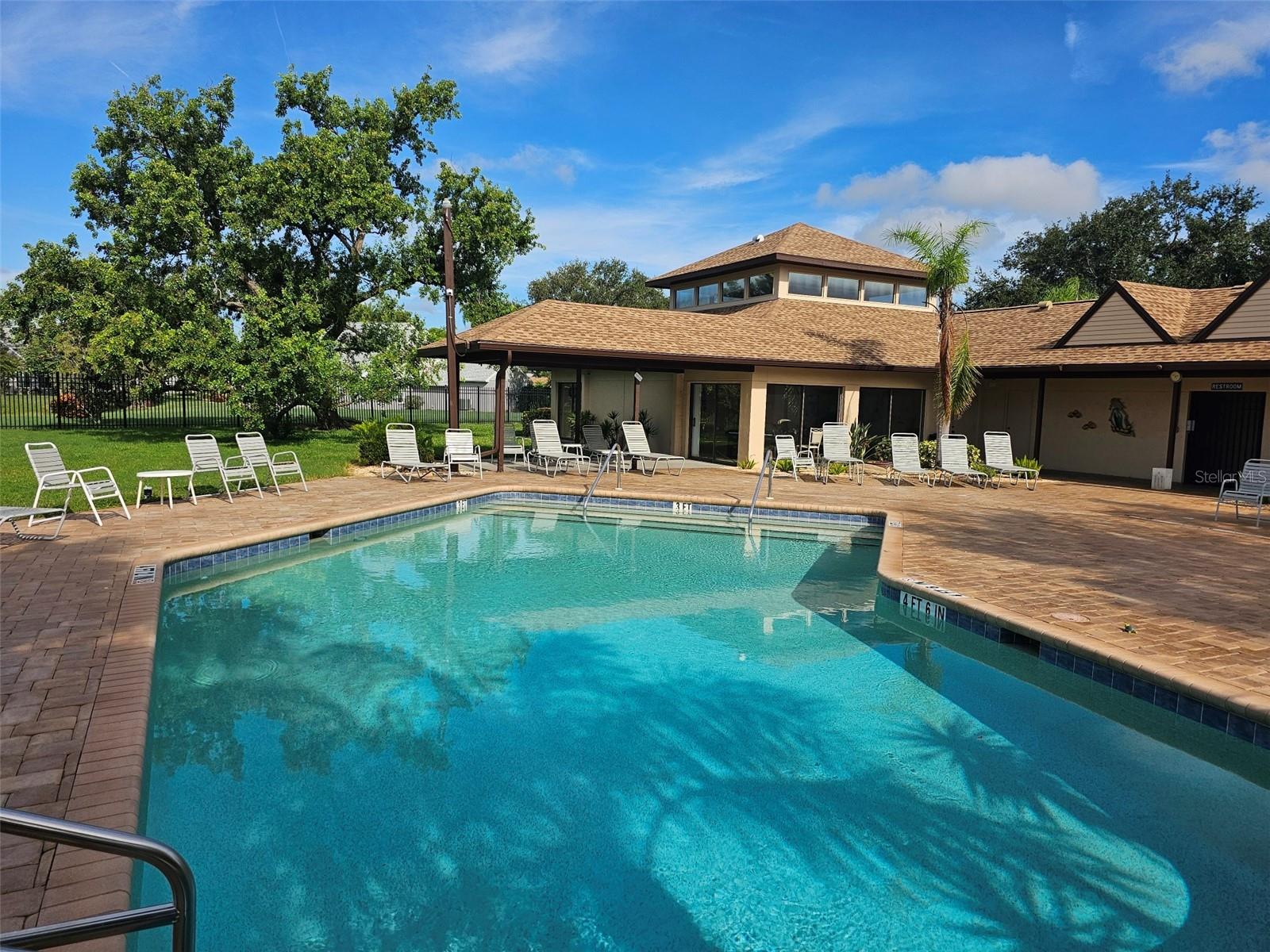 FIVE LAKES 1 & 1C - Residential Lease