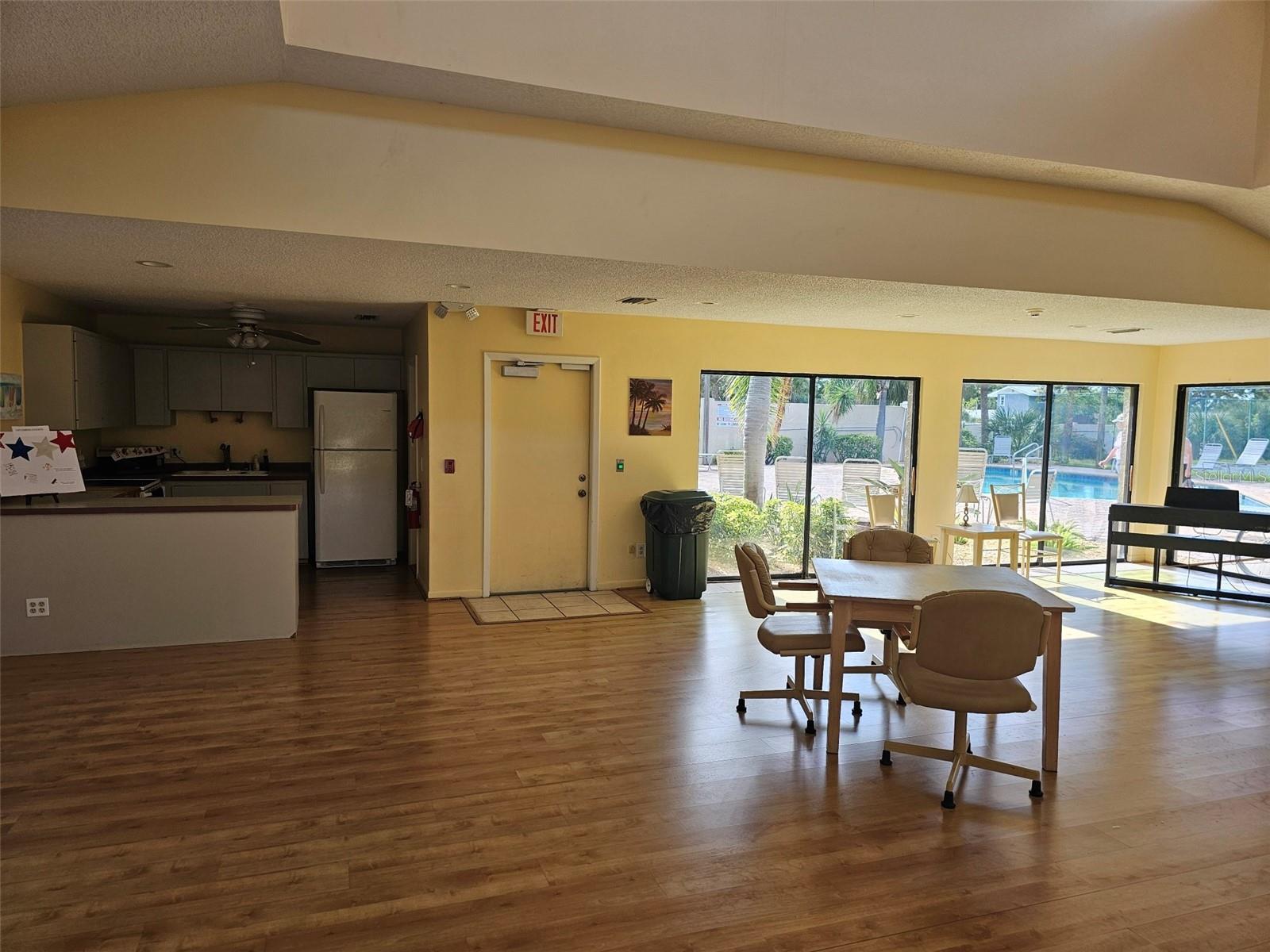 FIVE LAKES 1 & 1C - Residential Lease