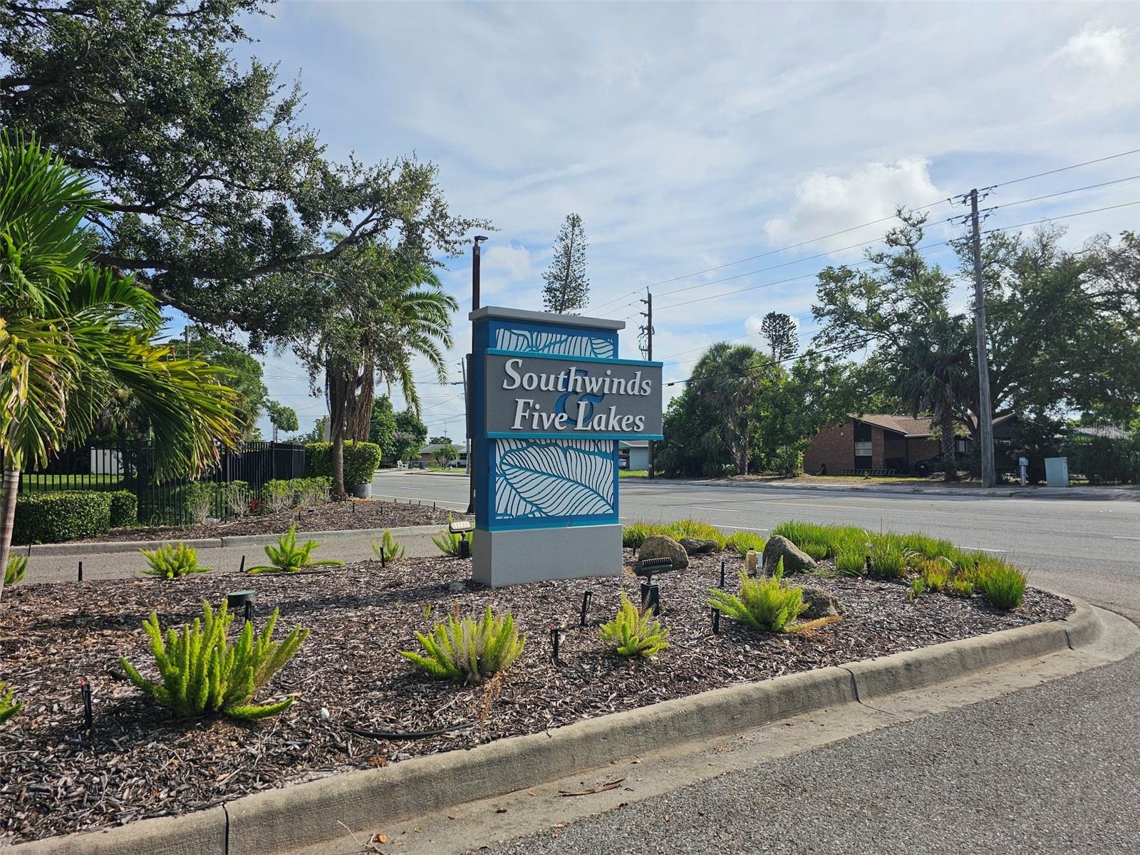 FIVE LAKES 1 & 1C - Residential Lease