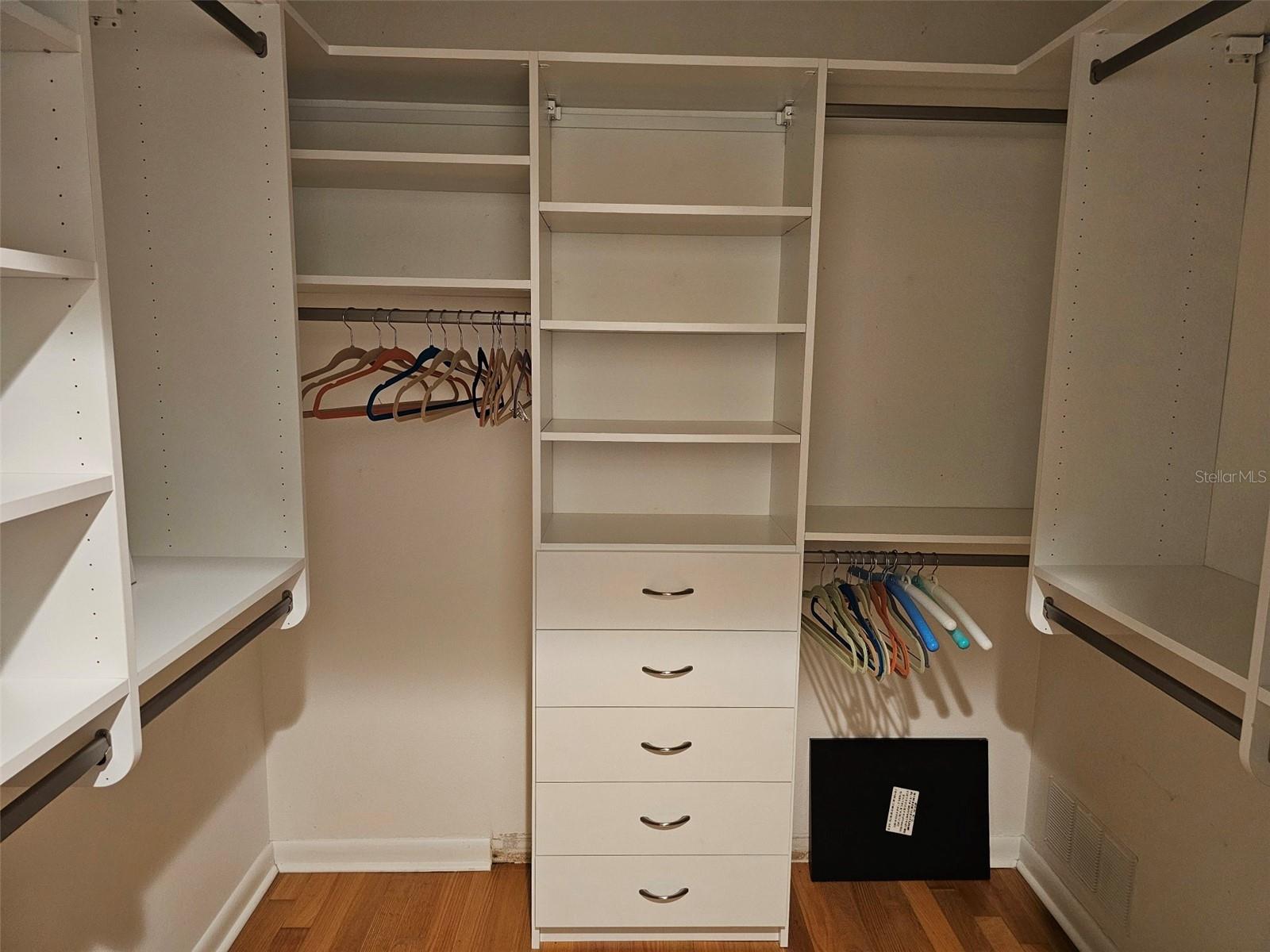 FIVE LAKES 1 & 1C - Residential Lease