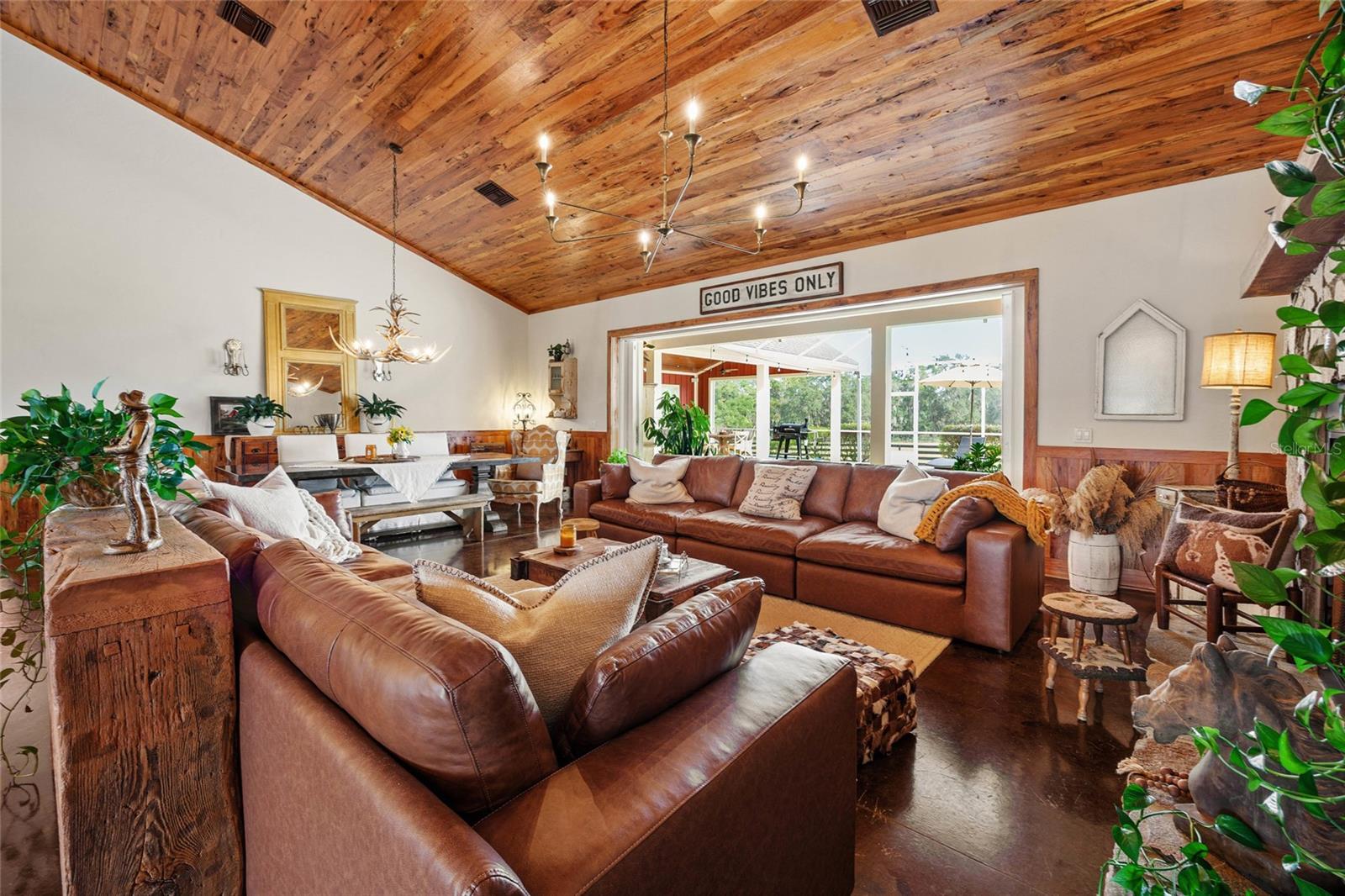 SADDLE RIDGE SUB - Residential