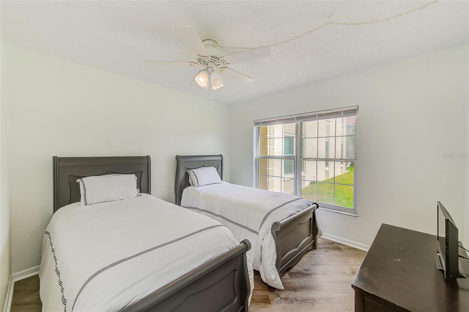 IMPERIAL POINT CONDO - Residential Lease