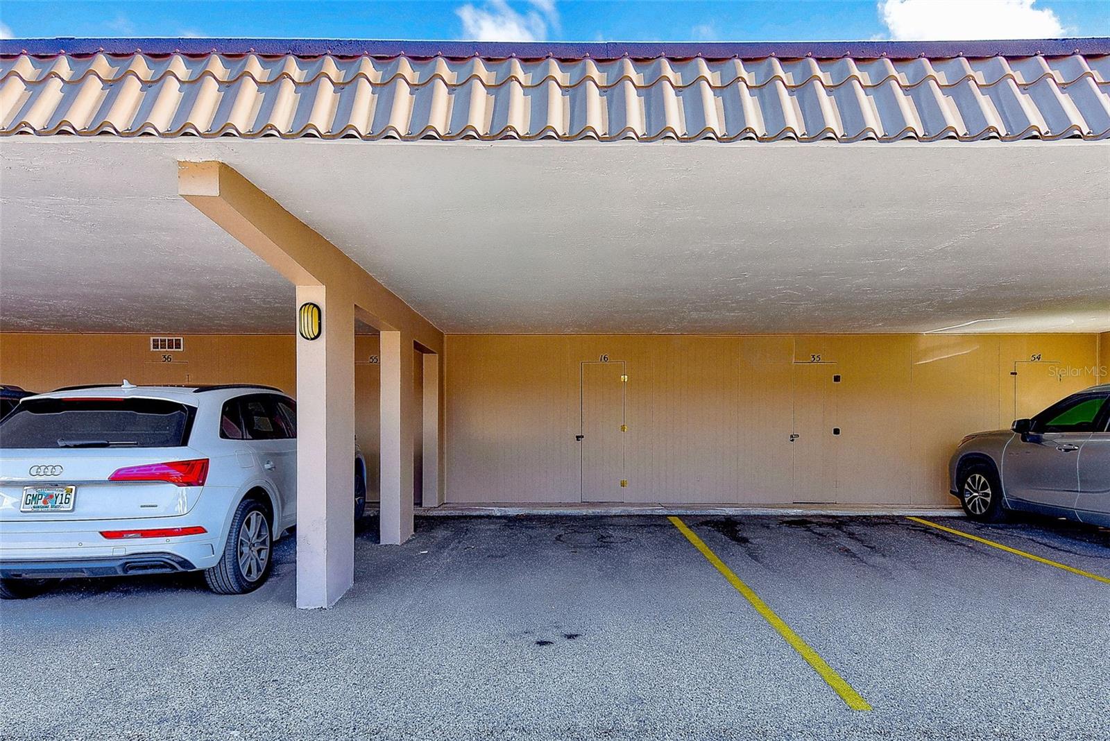 IMPERIAL POINT CONDO - Residential Lease