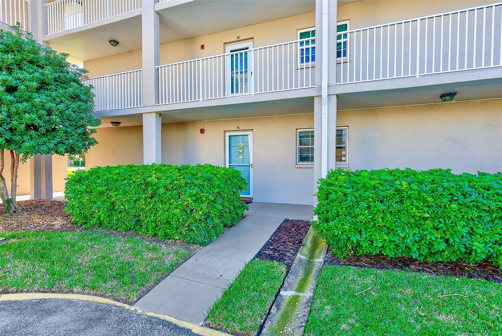 IMPERIAL POINT CONDO - Residential Lease