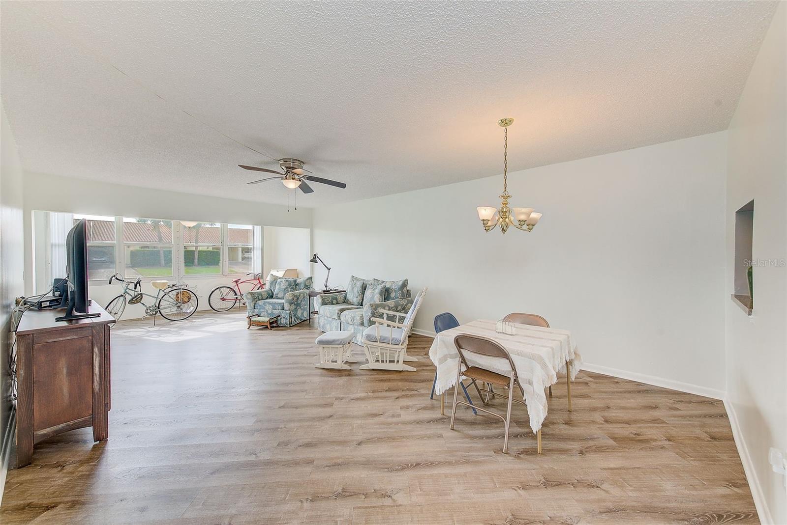 IMPERIAL POINT CONDO - Residential Lease