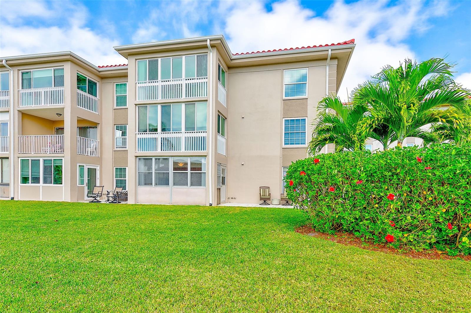 IMPERIAL POINT CONDO - Residential Lease