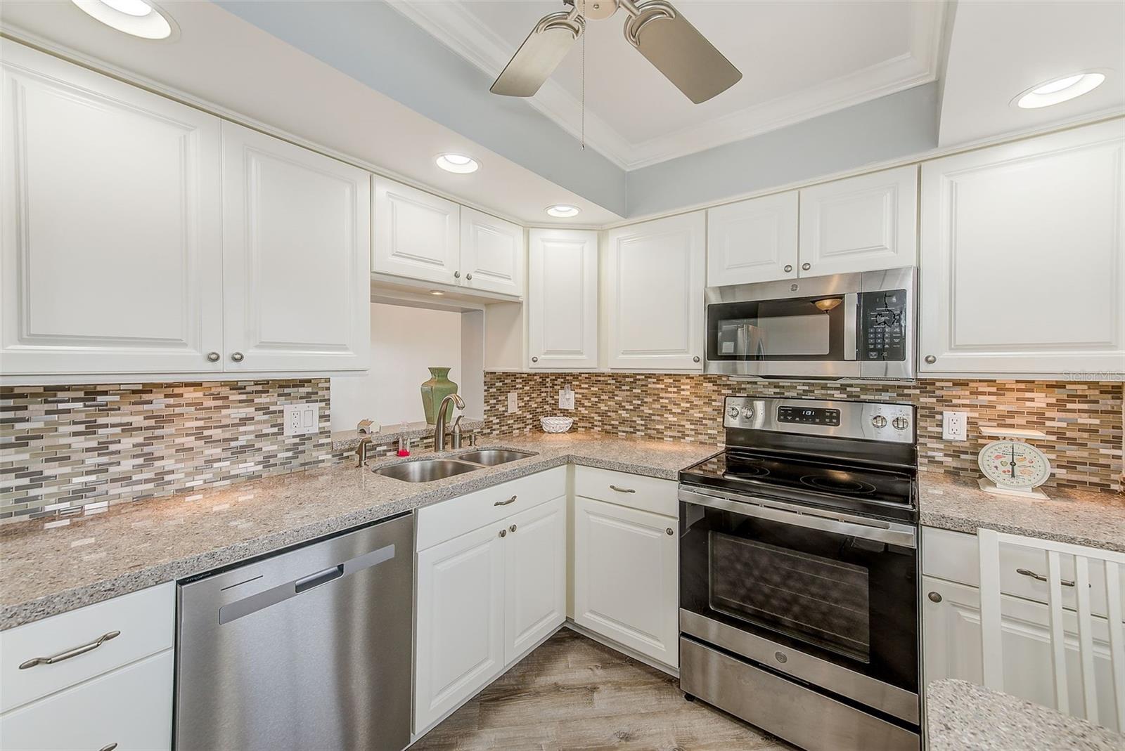 IMPERIAL POINT CONDO - Residential Lease