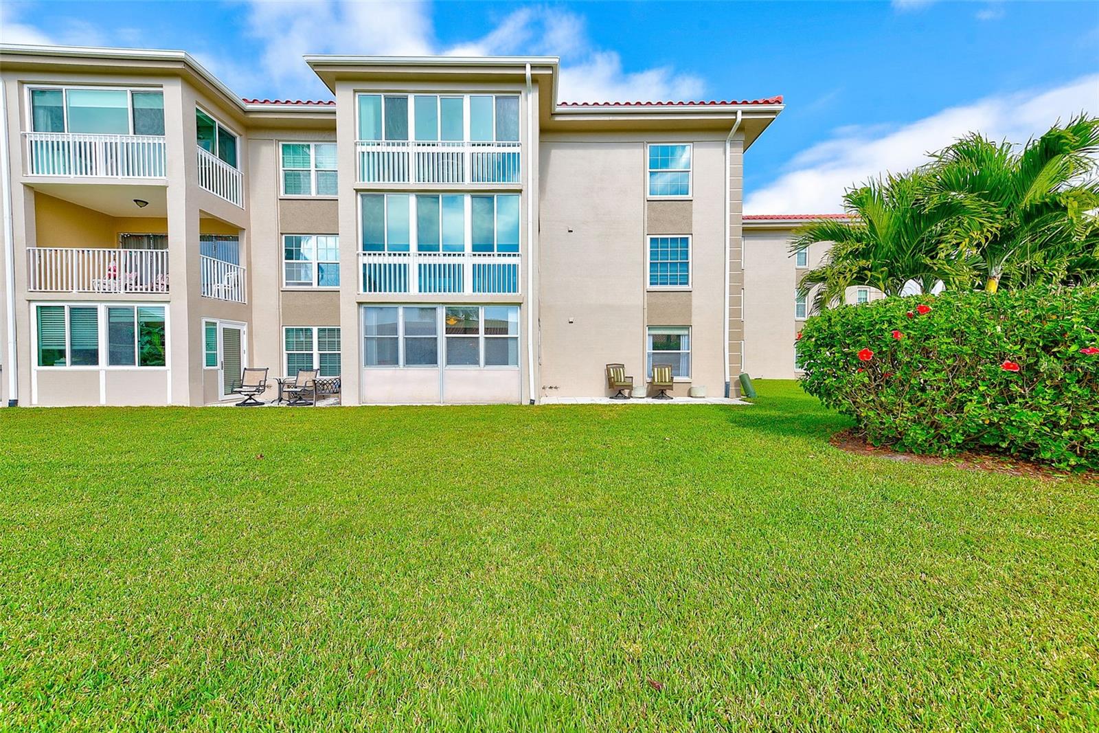 IMPERIAL POINT CONDO - Residential Lease