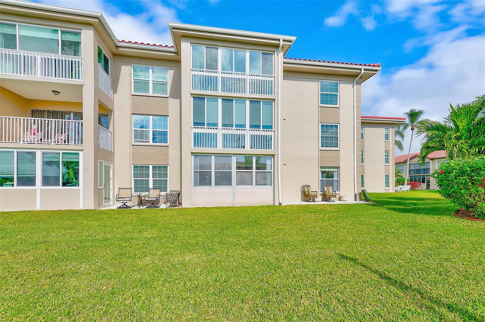 IMPERIAL POINT CONDO - Residential Lease