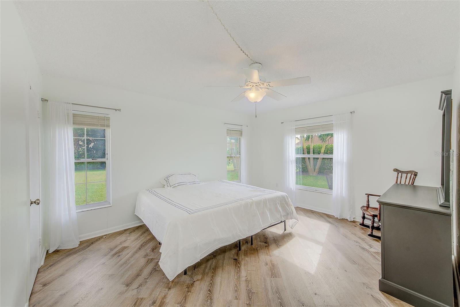 IMPERIAL POINT CONDO - Residential Lease