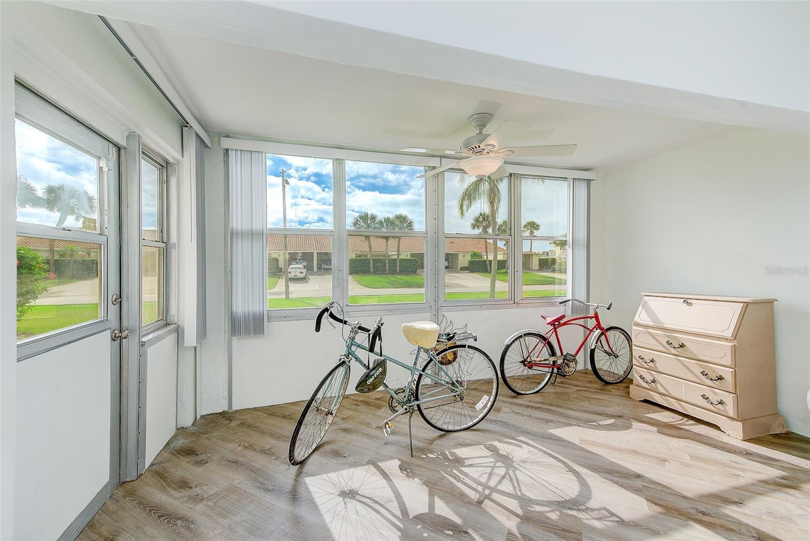 IMPERIAL POINT CONDO - Residential Lease