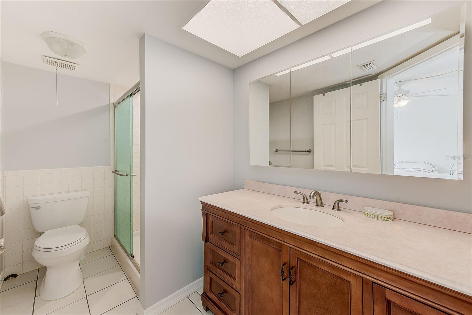 IMPERIAL POINT CONDO - Residential Lease