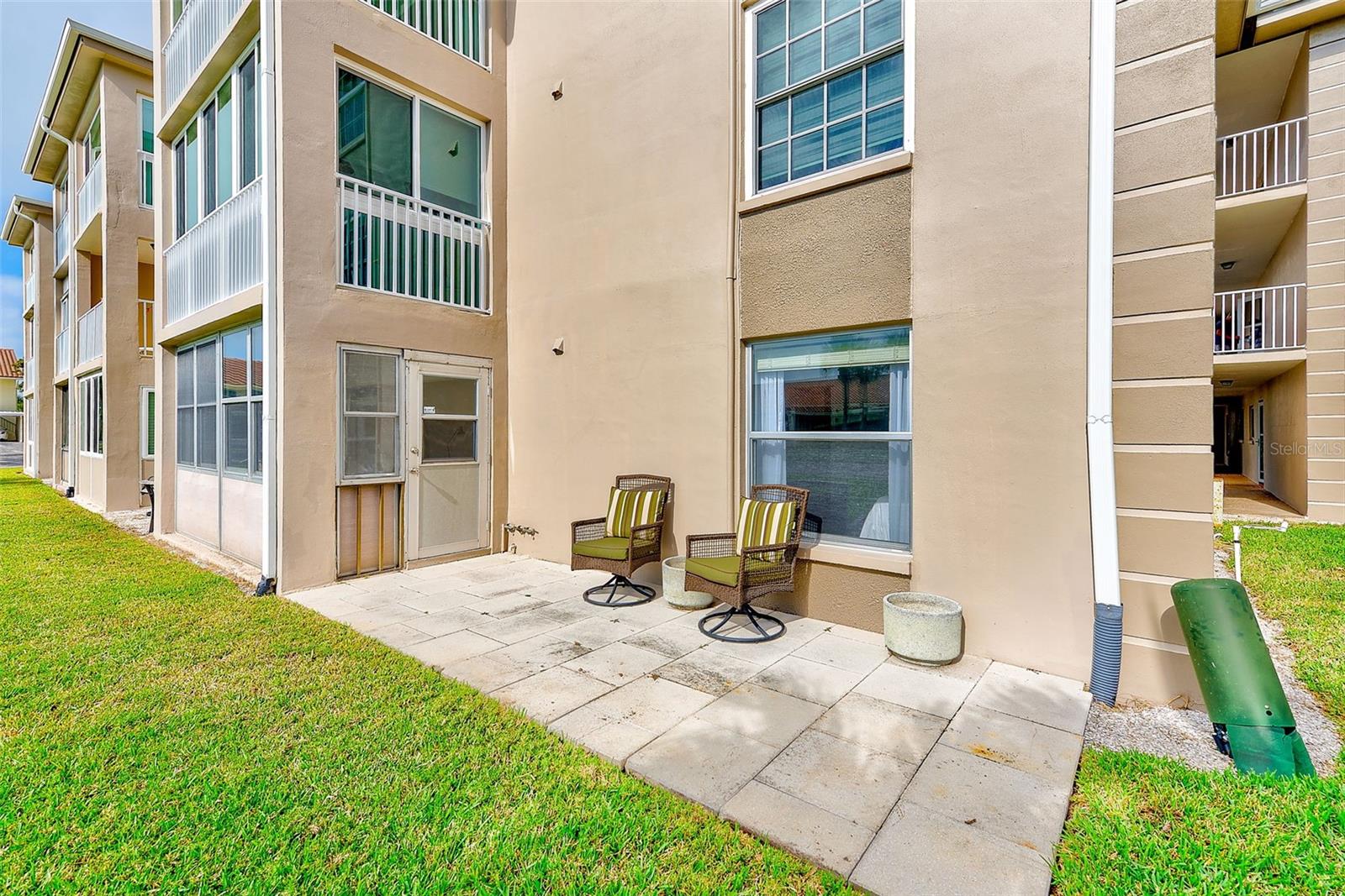 IMPERIAL POINT CONDO - Residential Lease