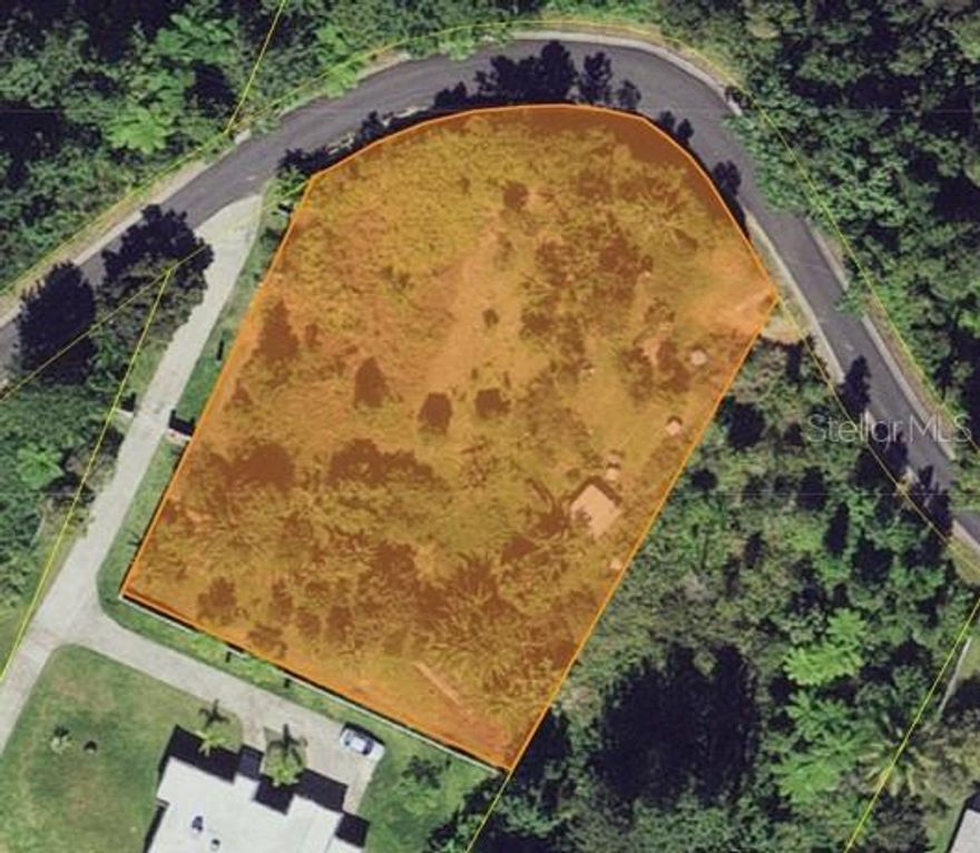 Excellent elevated corner lot with undeveloped land in Cayey! Own to build! 2,231 SQ MT Lot and the potential to develop two land lot access points. Unincorporated, there are no building or rental restrictions. Must see, will sell! (ESP) ¡Excelente lote elevado en esquina con terreno sin desarrollar en Cayey! ¡Propiedad para construir! Lote de 2.231 m² con potencial para desarrollar dos puntos de acceso al terreno. No está incorporado, no hay restricciones de construcción o de alquiler. ¡Llame para más info! PR MLS PR9117092