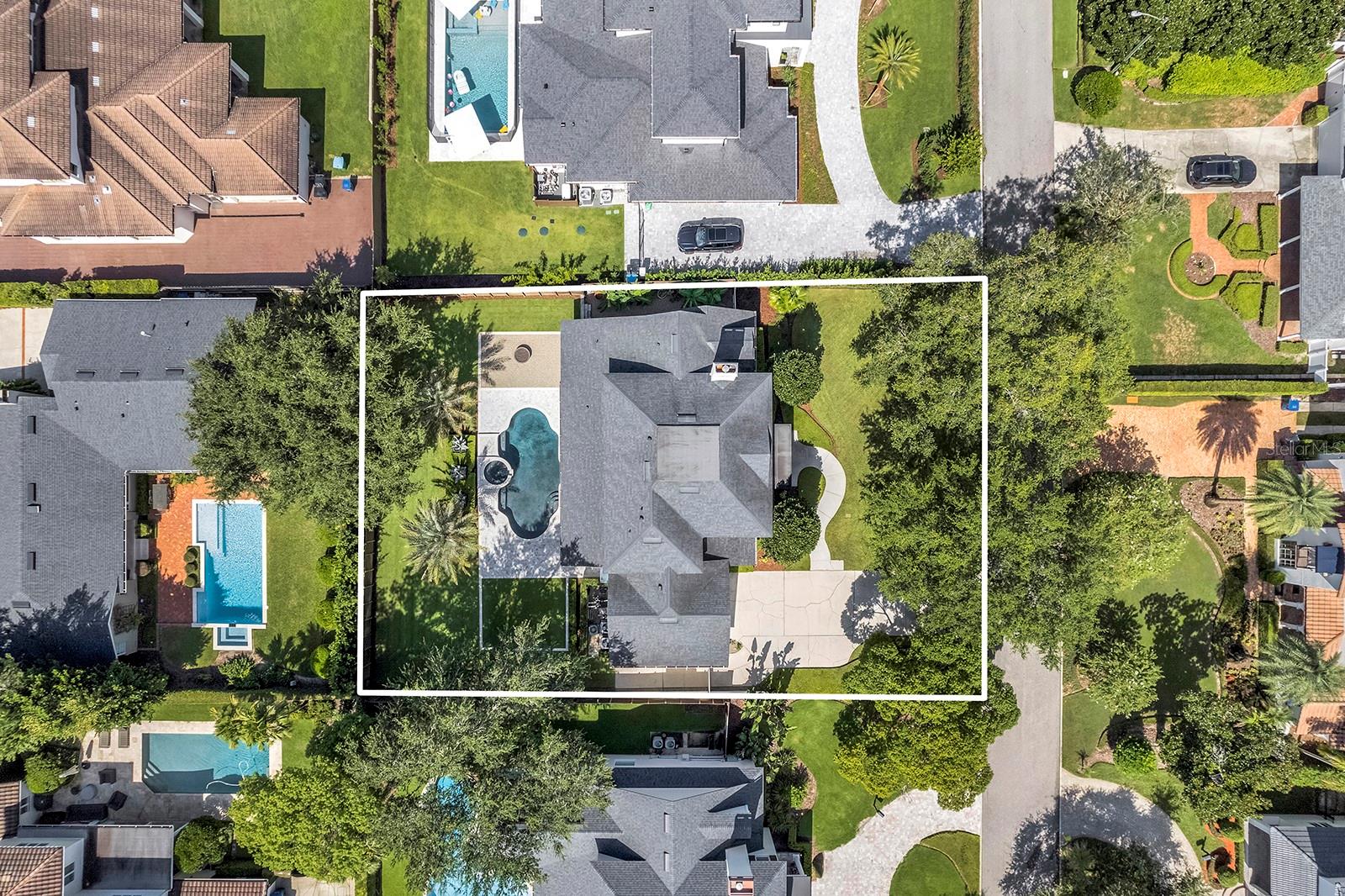 948 POINCIANA LANE