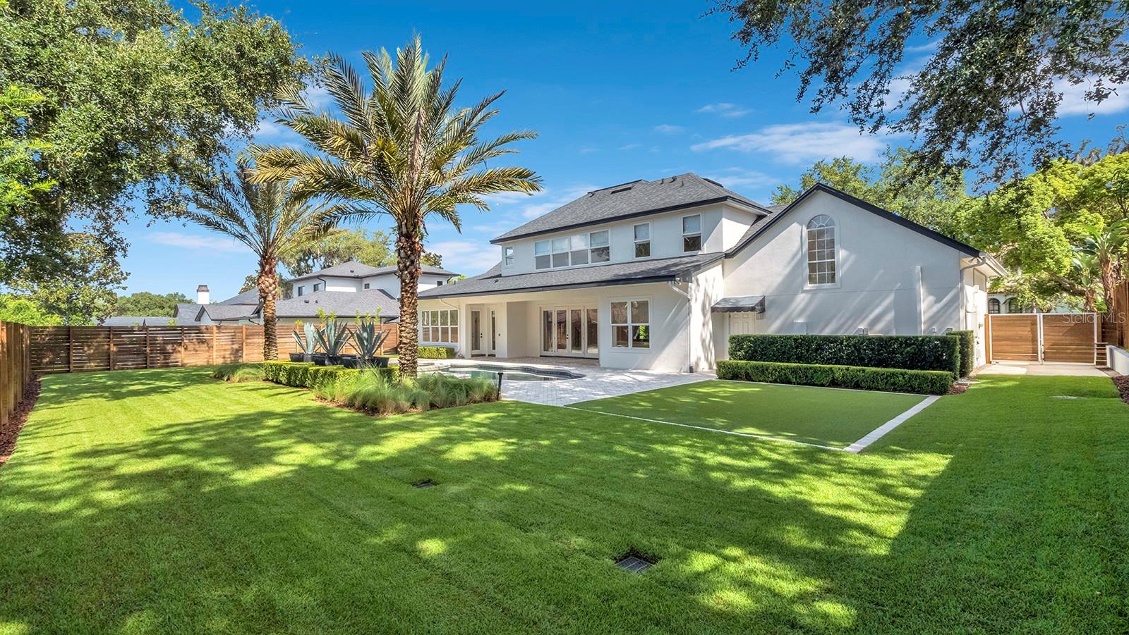 948 POINCIANA LANE