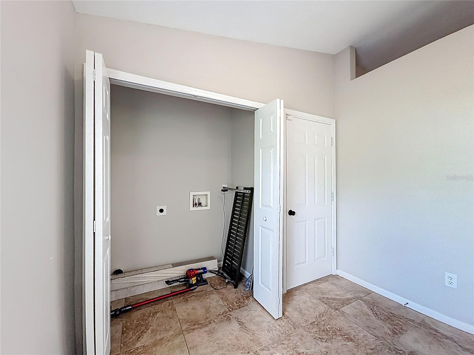 MARION OAKS - Residential