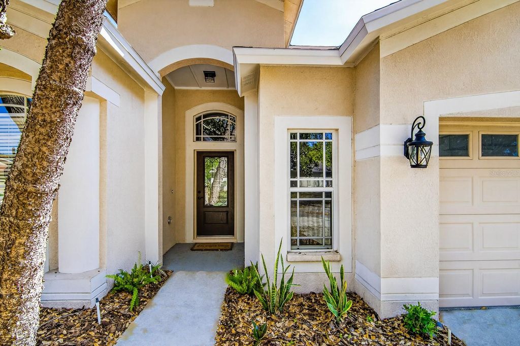 Photo of 6002 Martinglade Place, Lithia, FL 33547 (MLS # TB8485613)