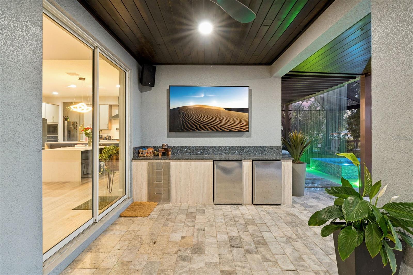 HULL ISLAND/OAKLAND - Residential