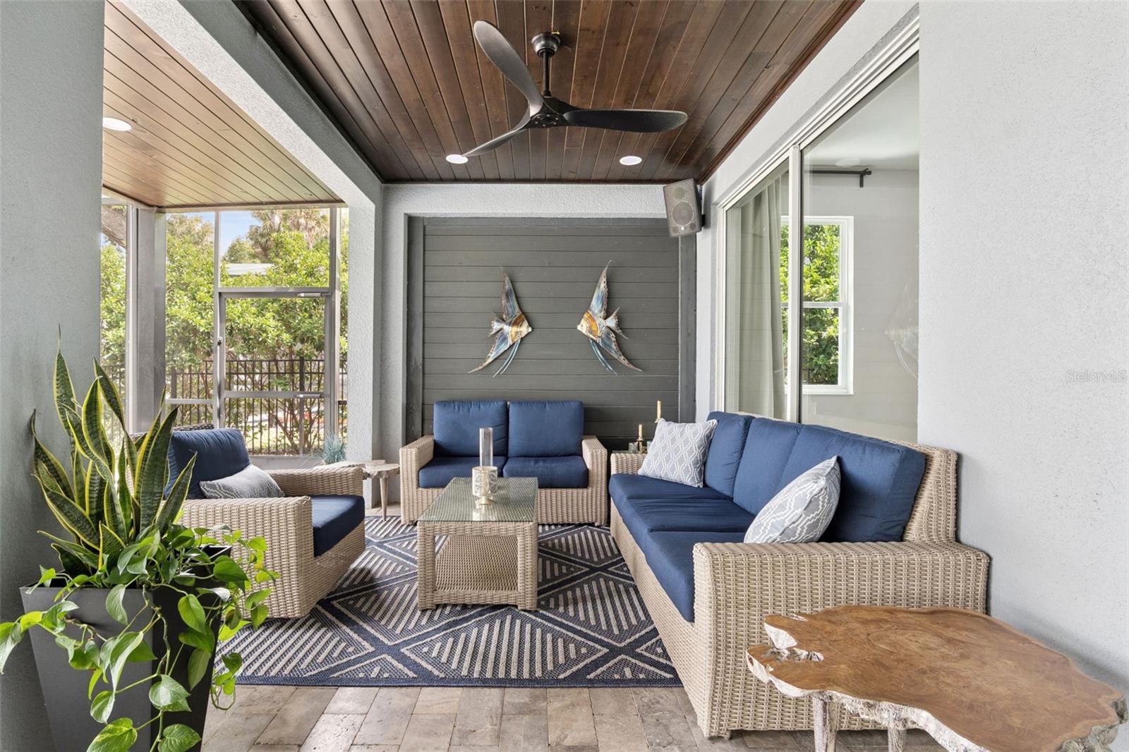 HULL ISLAND/OAKLAND - Residential