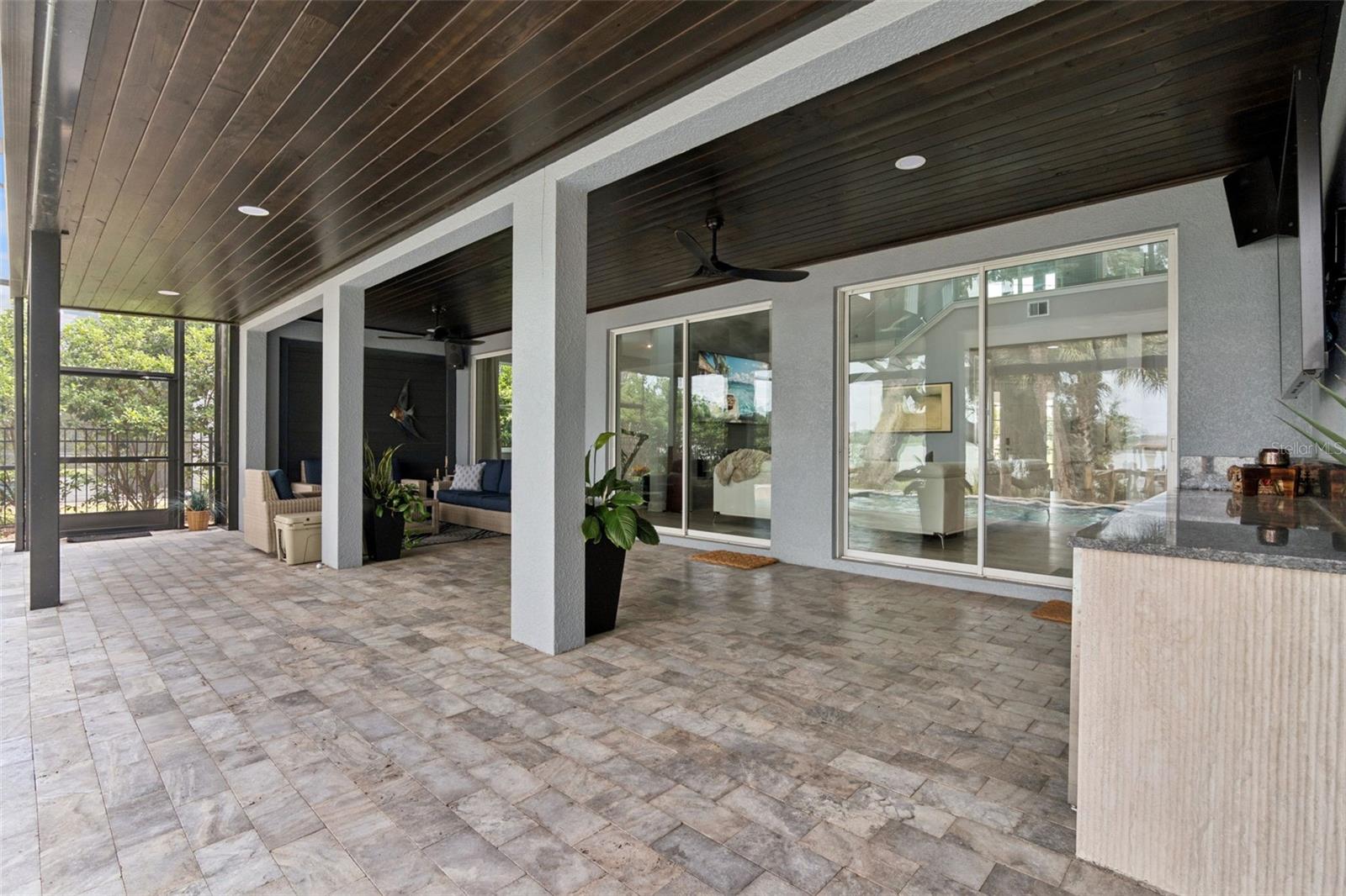HULL ISLAND/OAKLAND - Residential