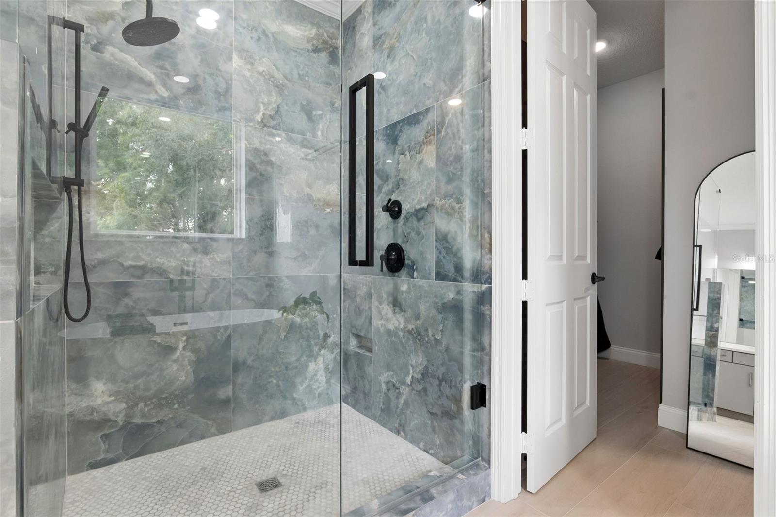 HULL ISLAND/OAKLAND - Residential