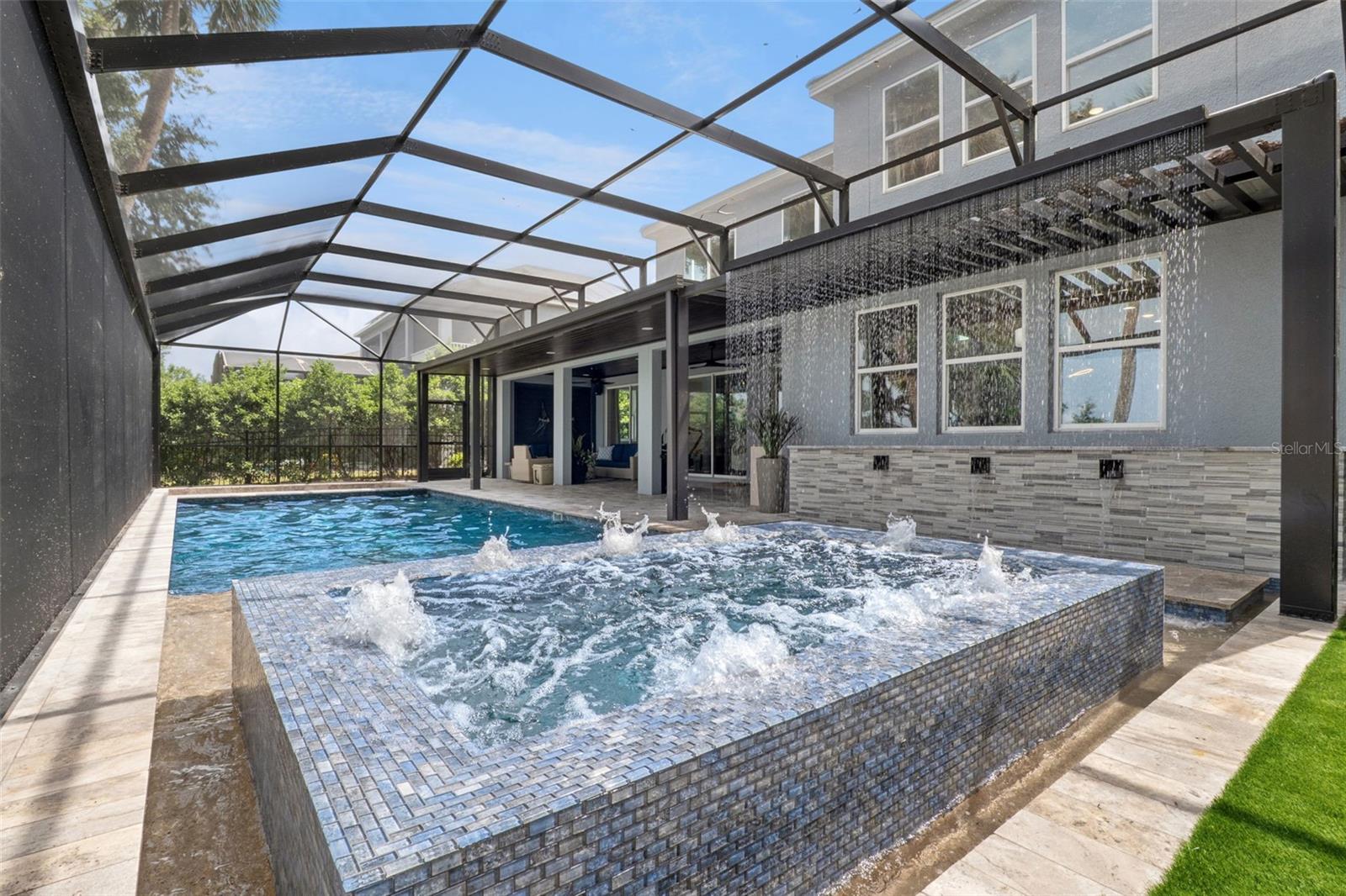 HULL ISLAND/OAKLAND - Residential