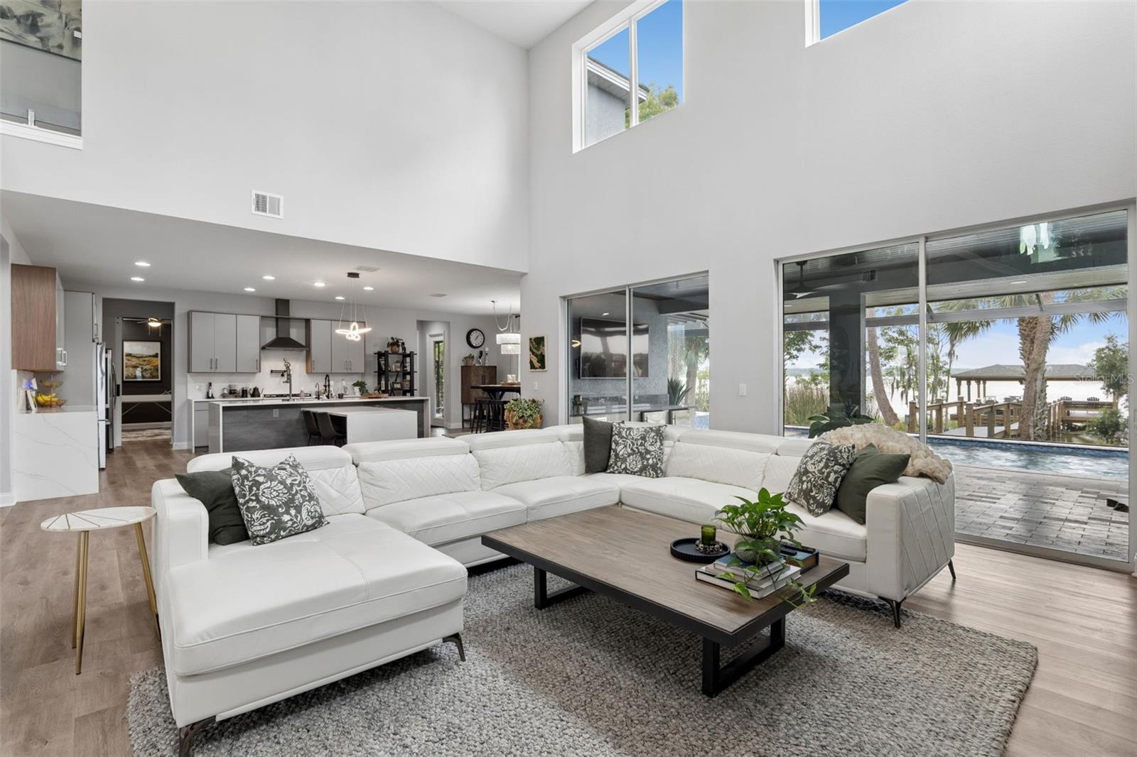 HULL ISLAND/OAKLAND - Residential