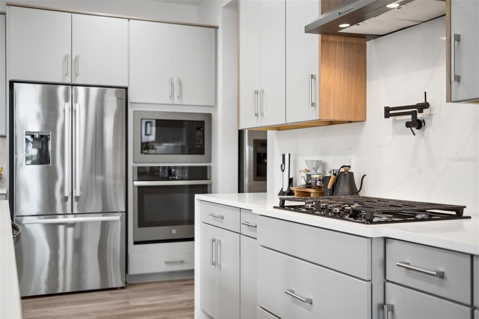 HULL ISLAND/OAKLAND - Residential