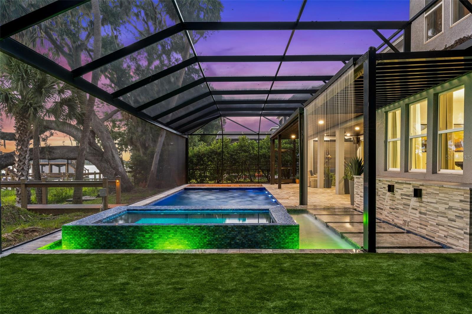 HULL ISLAND/OAKLAND - Residential