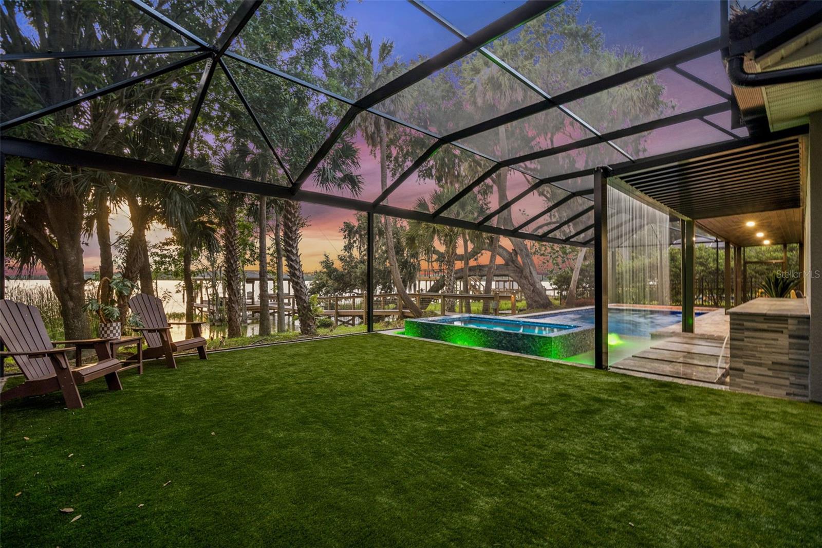 HULL ISLAND/OAKLAND - Residential