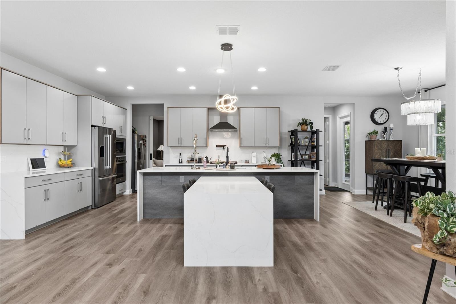 HULL ISLAND/OAKLAND - Residential