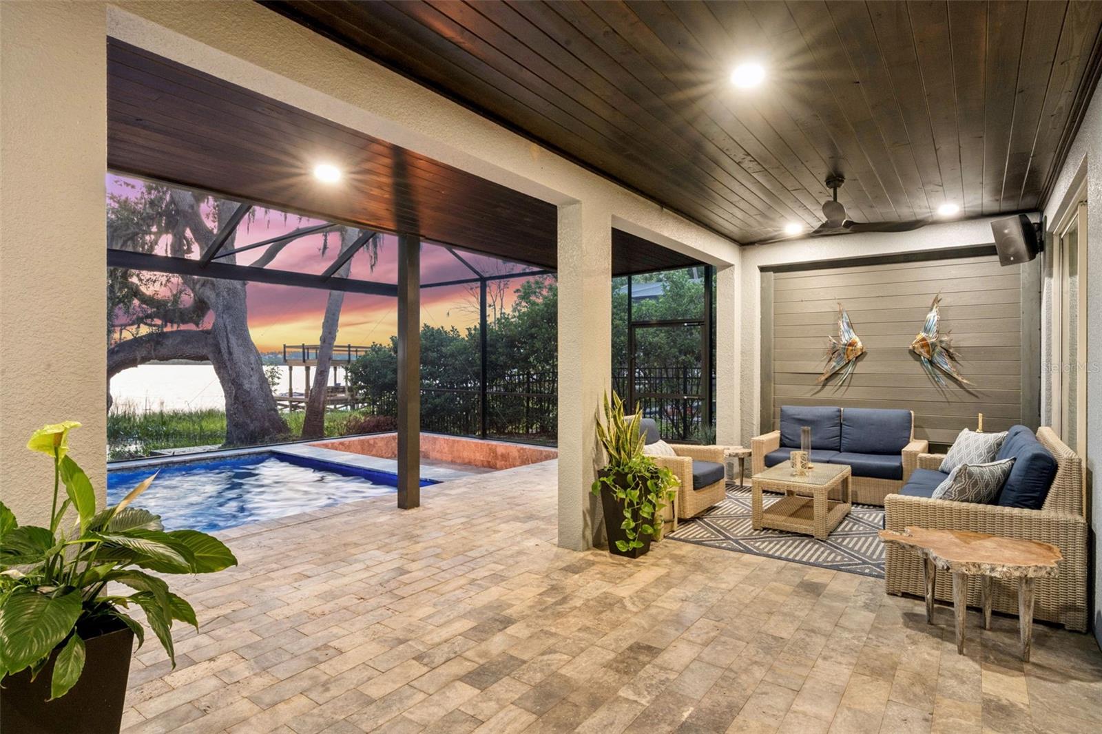 HULL ISLAND/OAKLAND - Residential