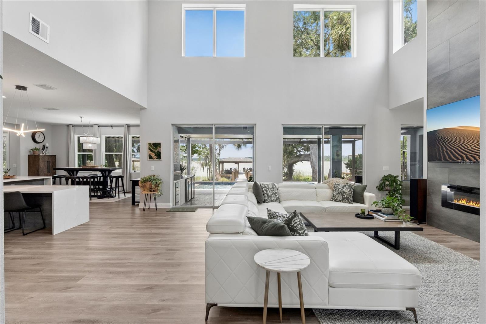 HULL ISLAND/OAKLAND - Residential