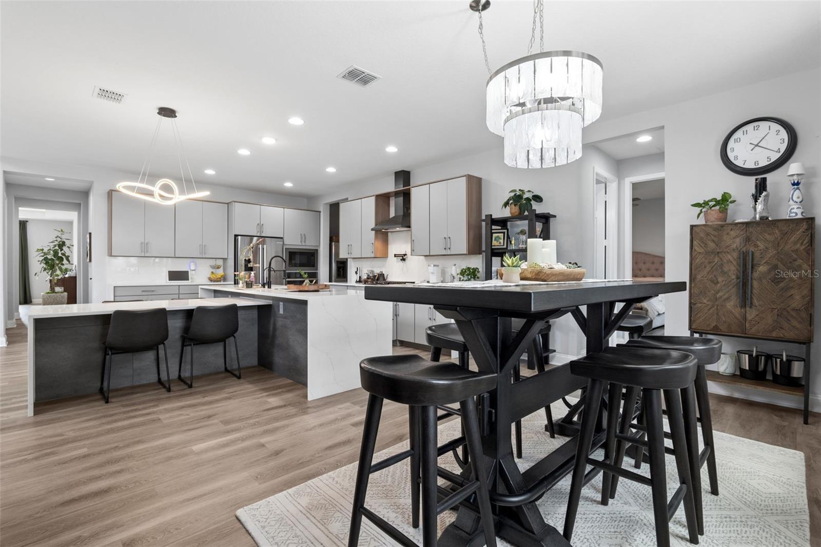 HULL ISLAND/OAKLAND - Residential
