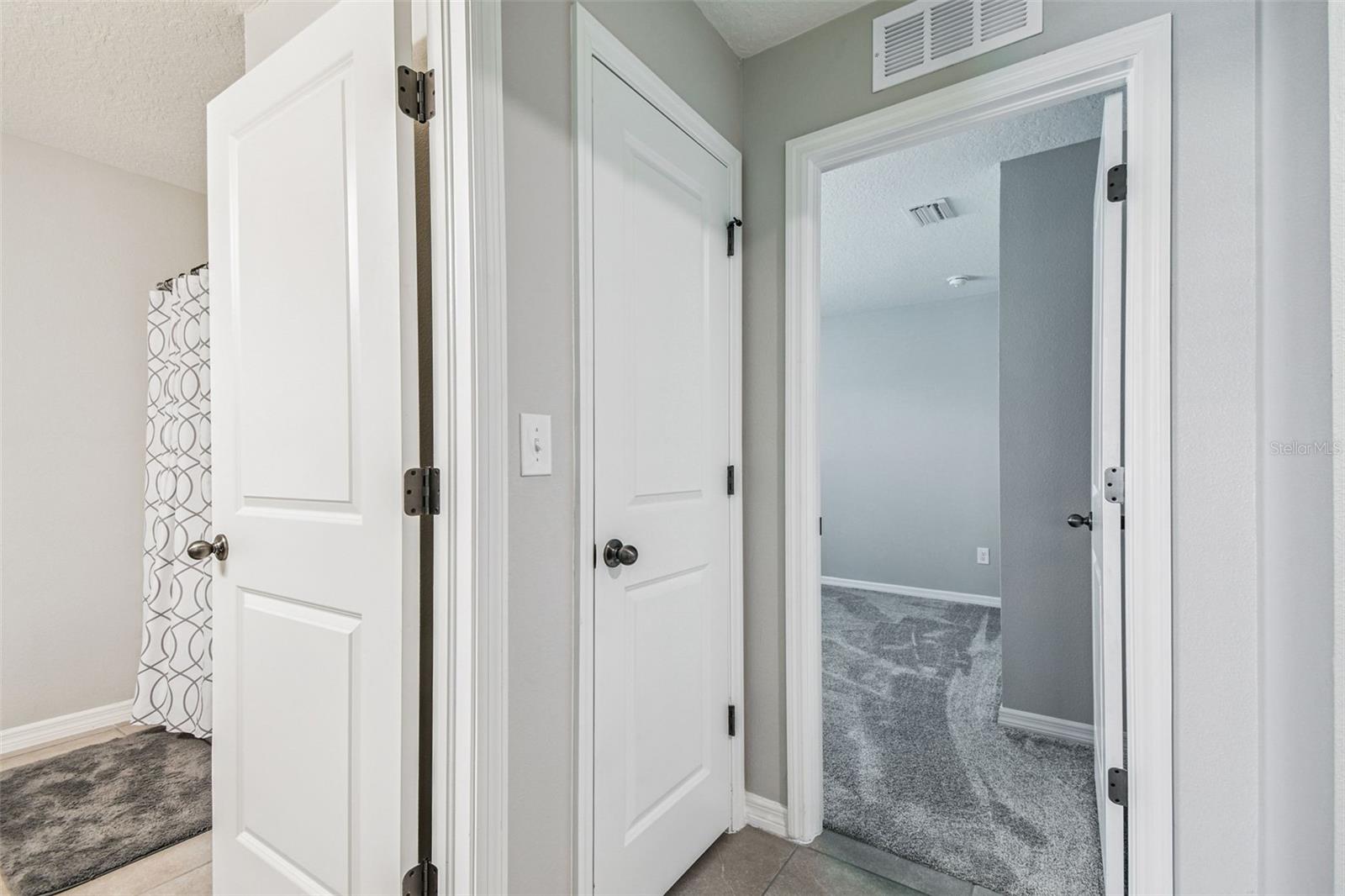 WILLIAMS POINTE - Residential