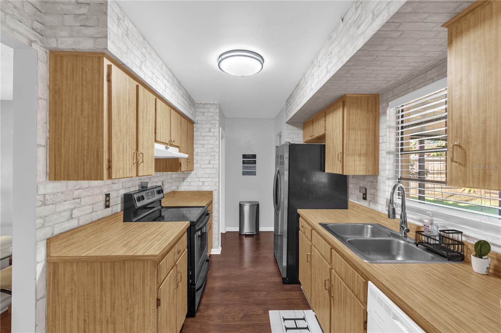 LOGAN GATE VILLAGE PH II UN 1 - Residential