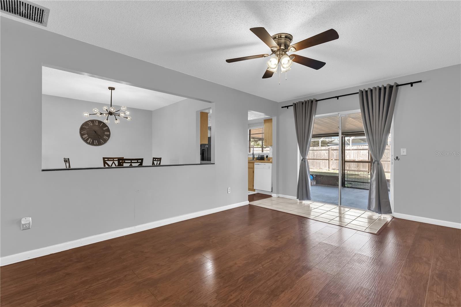 LOGAN GATE VILLAGE PH II UN 1 - Residential