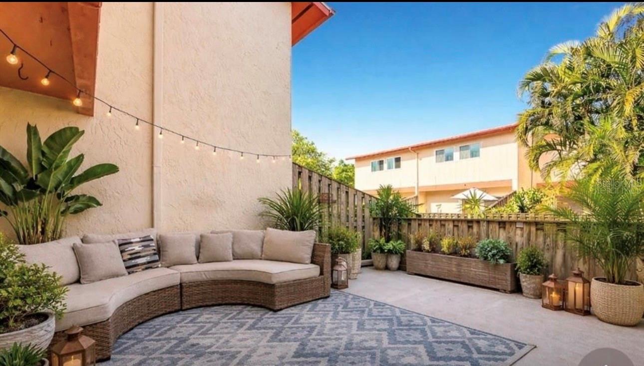 WHISPER WOOD TWNHMS CONDO - Residential Lease
