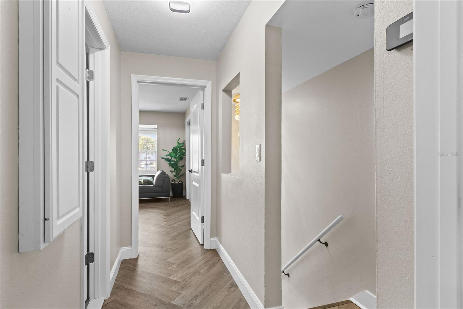 UNIVERSITY SQUARE - Residential