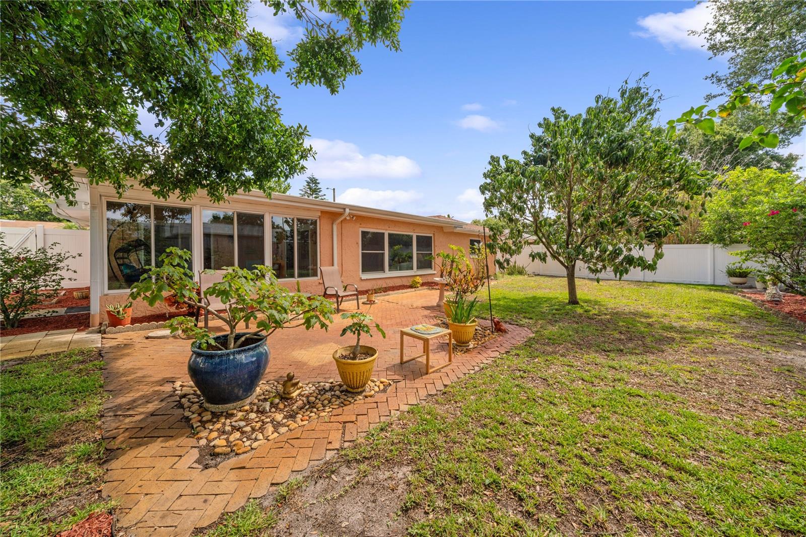 HARBOR PALMS-UNIT SIX - Residential Lease