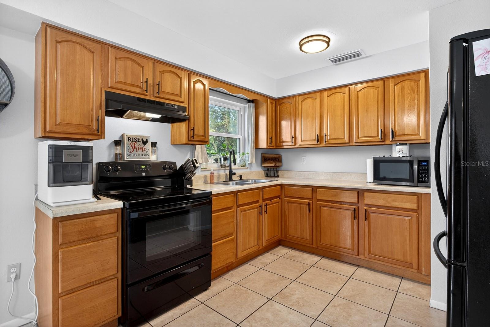 LAKE PARKER MANOR - Residential